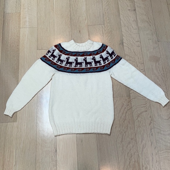 Alpaca Sweater - Picture 2 of 3
